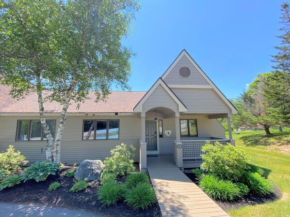 Fairway Village condo on the course!
