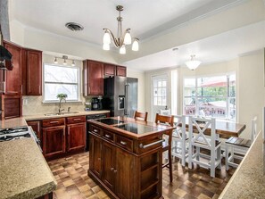 Large bright kitchen!