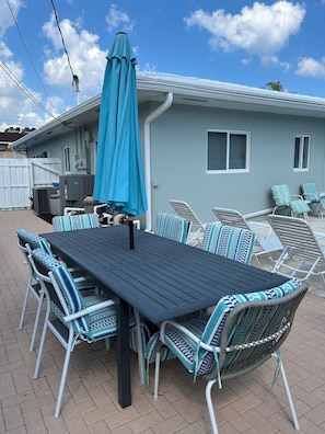 Outdoor dining