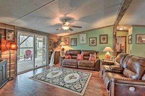 Living Room | Smart TV | DVD Player