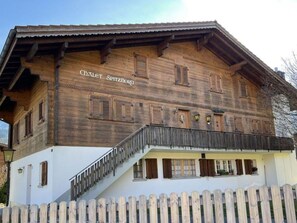 Himmel, Fenster, Gebäude, Holz, Zaun, Wohngebiet, Grundeigentum, Fassade, Home Fechten, Abstellgleis