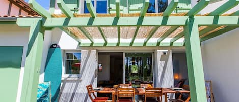 Shade, Table, Window, Chair, Building, Awning, Outdoor Furniture, Cottage, Wood, Leisure
