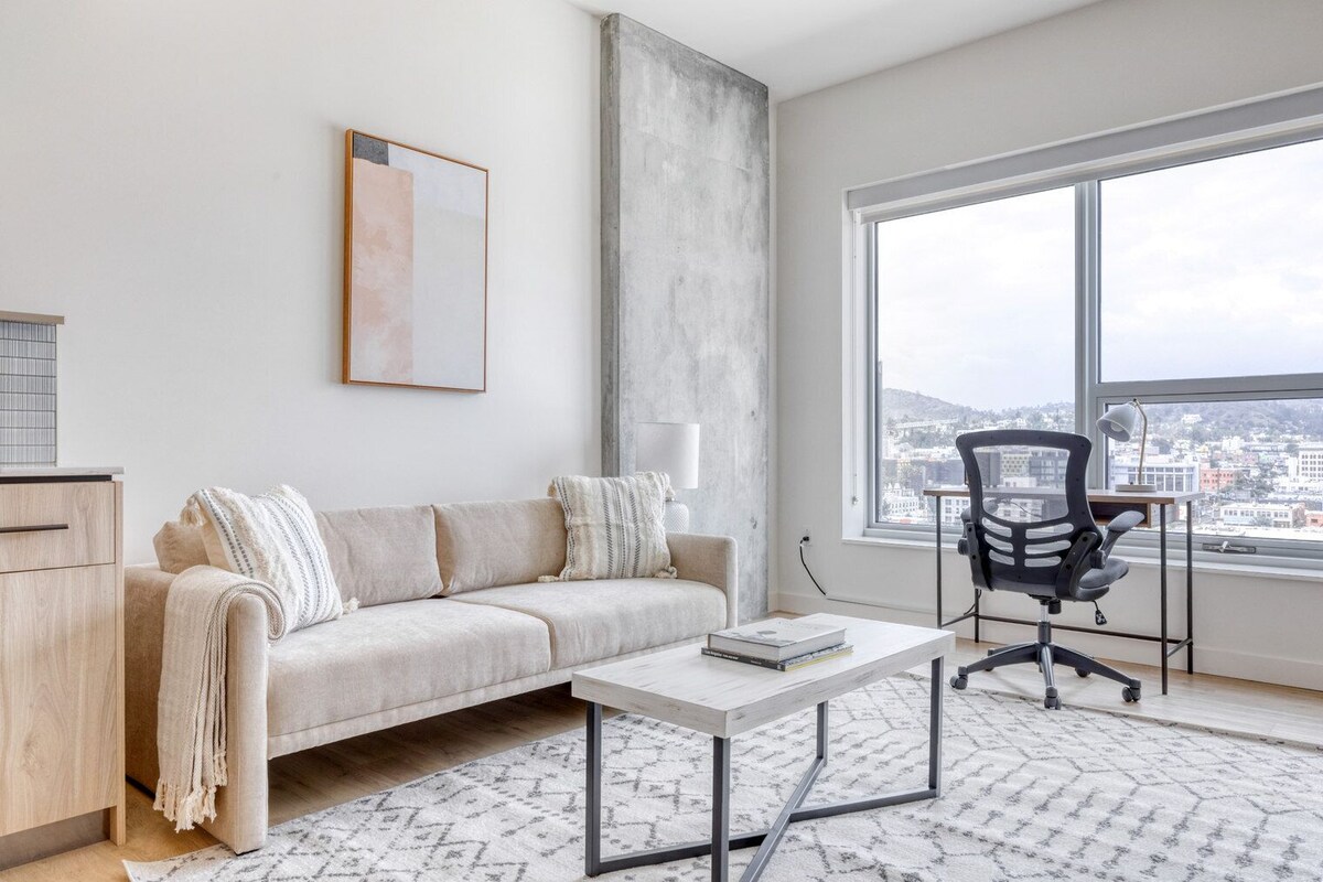 Luxe Hollywood 1BR w/ Roof Lounge & BBQ, near Shops & Bars, by Blueground