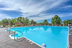 Community Amenities | Seasonal Outdoor Pools & Hot Tubs | Indoor Pool