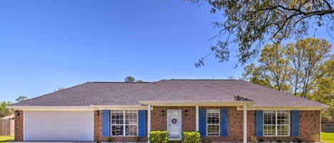 Foley Vacation Rental | 3BR | 2BA | 1,340 Sq Ft | 1 Step Required For Entry