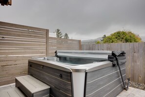 Patio | Hot Tub