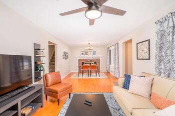 𝐂𝐨𝐭𝐭𝐚𝐠𝐞 𝐨𝐧 𝐊𝐞𝐫𝐧𝐚𝐧  - Sleeps 5