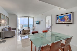 Our dinning area overlooking to the Ocean!