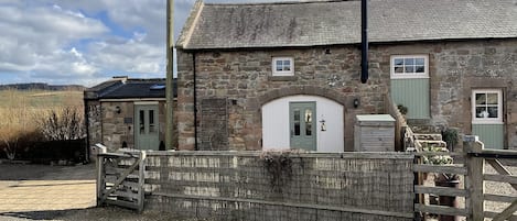 Front view of Hetton Byre Cottage