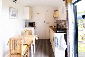 Kitchenette diner