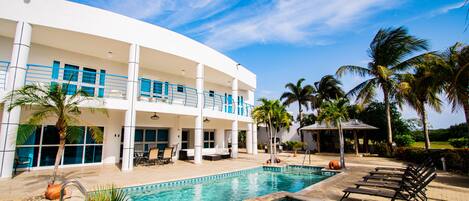 Stunning Villa with private pool