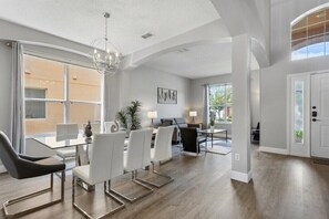 1270 Seasons Blvd (5).jpg