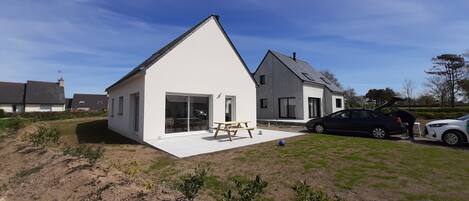 LA MAISON et sa terrasse