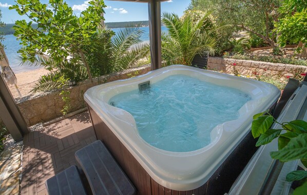 hot-tub