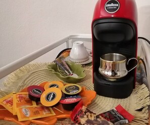 Kaffe og/eller kaffemaskine
