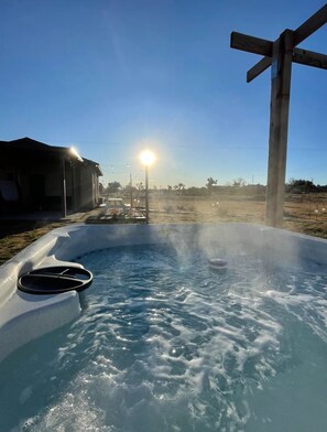 Outdoor spa tub