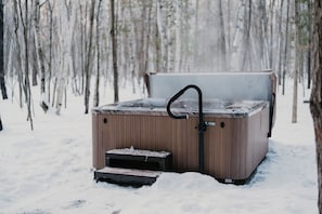 Bain à remous extérieur
