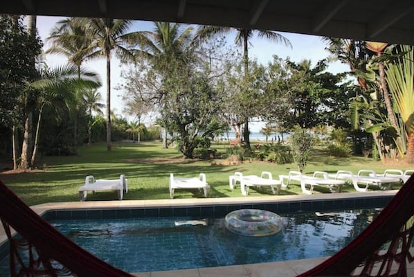 VILLA PIEDS DANS L'EAU / VUE MER