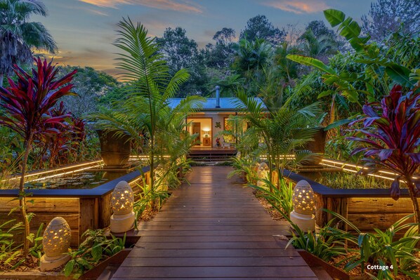 View towards Cottage -Luxury Accommodation - Sanctuary in The Pocket