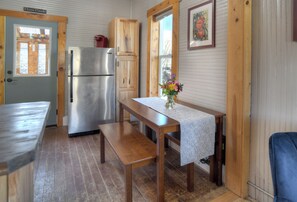 Dining Area - Dining area