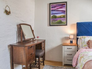 Double bedroom | The Stables, Fowey