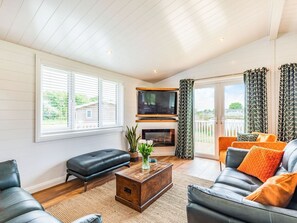 Living area | Viburnum Lodge, Mercia Marina, Willington