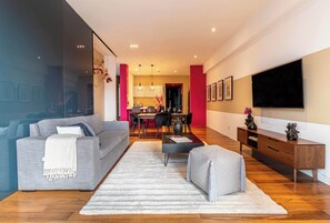El mobiliario, la decoración y los servicios pueden variar ligeramente.