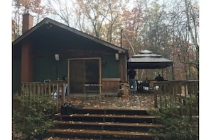 Enjoy the deck with covered cabana on rainy or chilly evenings (excl. winter).