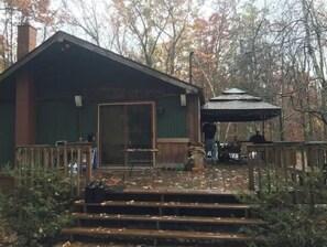Enjoy the deck with covered cabana on rainy or chilly evenings (excl. winter).