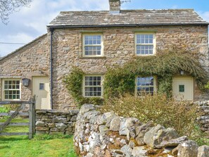 Exterior | Alpine Cottage, Carperby, Leyburn