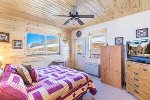Main Bedroom - King Bed