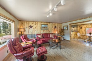 Living Room Creede Vacation Rental Home