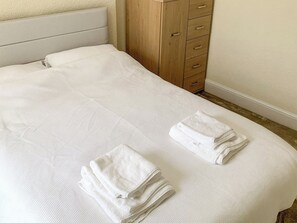 Double bedroom | Summer Breeze, Newquay
