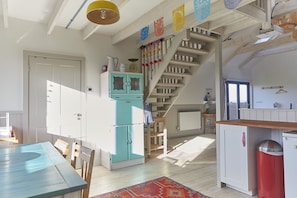 Kitchen dining area