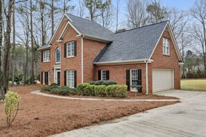 Exterior view of the home from the driveway