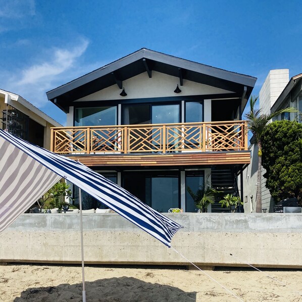 Steps to the beach
