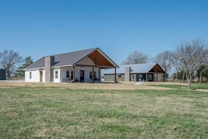 Designed with privacy in mind, these homes are thoughtfully staggered to provide a peaceful retreat for each guest. While sharing the same beautiful property, each space offers plenty of room to relax without feeling too close to others.