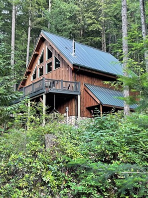 Logos Lodge…your adventure starts here!