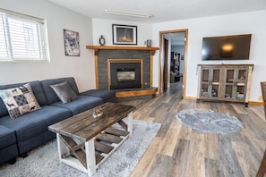 Living area w/fireplace