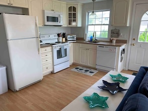 Full Kitchen.