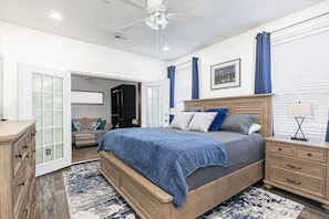 Need some peace and quiet? You'll find it in the large king Suite with your own private sitting area