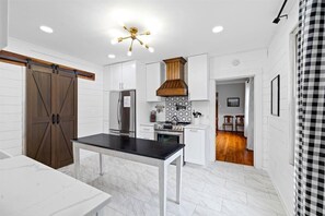 19 interior 9
