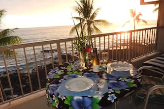 Private Oceanfront Top Floor Condo - Kona Reef D34