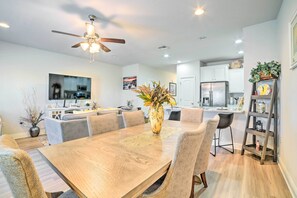 Dining Area | Keyless Entry