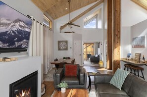 Living room (2)
