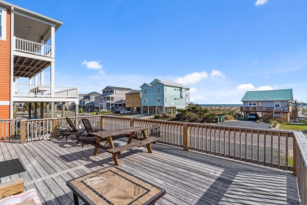 Amazing Ocean Views from the front deck 