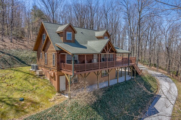 Beautiful secluded cabin