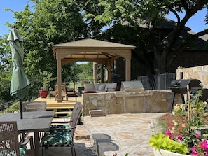 Patio with Grills