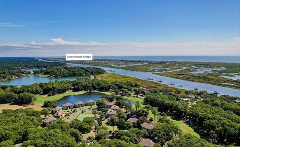 Home of "Walking on Sunshine" condo & Oyster Bay golf course