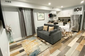 Cozy and well designed living area. Sleeper Sofa.